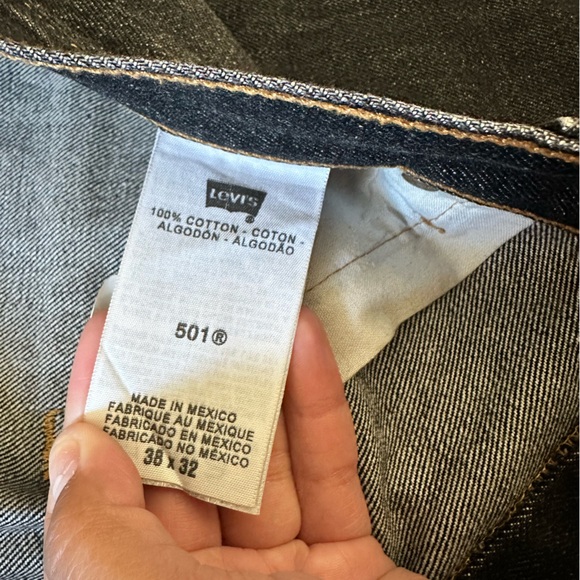 Levi’s 501 black button fly 38x31 (meas) - Picture 9 of 9